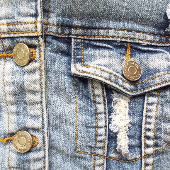 Girl's CHIQLE Distressed Cropped Jean Jacket (L) - Picture 5 of 13
